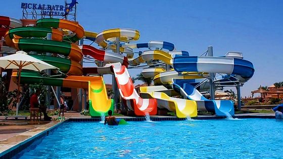 Jeux pour enfants en plein air piscine d'eau tube en fibre de verre glisser en spirale