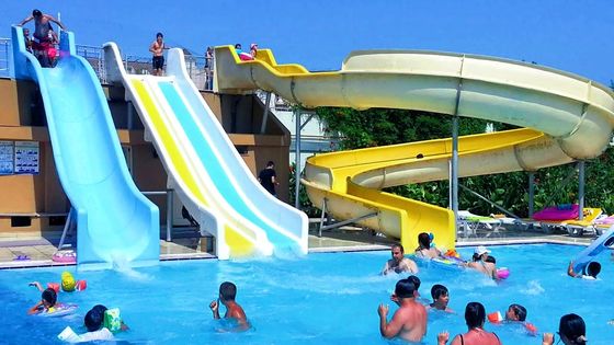Un bon prix. Accessoires de piscine Jeux d'eau pour enfants Tubes en fibre de verre Glissière en spirale en ligne