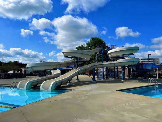 Piscine en fibres de verre commerciaux Jeu aquatique toboggan en fibres de verre