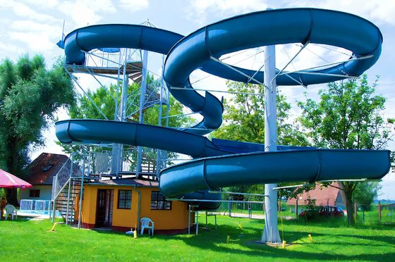 Équipement de piscine pour terrain de jeux aquatique