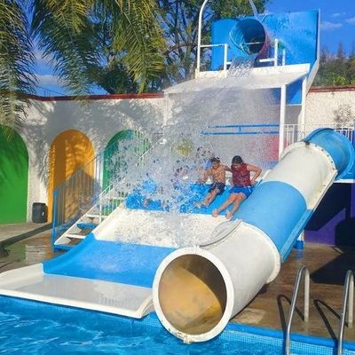 Équipement de jardin d'attractions pour enfants piscine et toboggan en fibre de verre