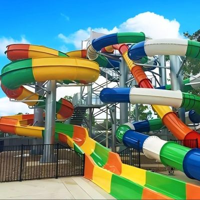 Un bon prix. Piscine extérieure de petite taille, toboggan en fibre de verre pour parc aquatique en ligne