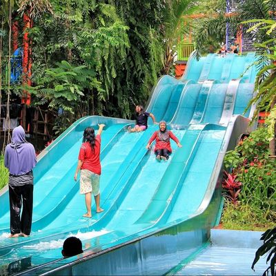 OEM Parc de jeux aquatiques en plein air toboggan en fibre de verre pour enfants