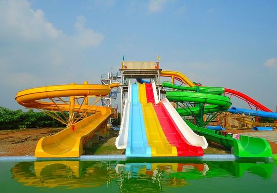 Équipement de parc aquatique d'attractions Toboggan de piscine en fibre de verre de style volant pour enfants