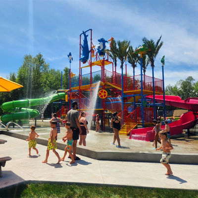 Des toboggans aquatiques commerciaux pour tous les âges pour les campings Hôtels Resorts & Villas pour les maisons d'eau polyvalents pour divers lieux de divertissement pour tous les âges