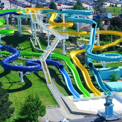 Un bon prix. Customized Size 6-8mm Thickness Fiberglass Water Park Slide with Over 10 Years Service Life en ligne