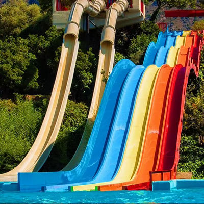 Un bon prix. Customized Size Fiberglass Water Park Slide with 6-8mm Thickness and Over 10 Years Service Life en ligne