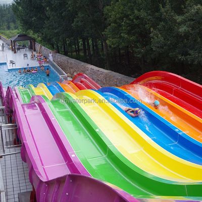 Un bon prix. Commercial Large Water Park Equipment Lake Water Slide With Hot Dipped Galvanized Steel Structures And Roofs en ligne