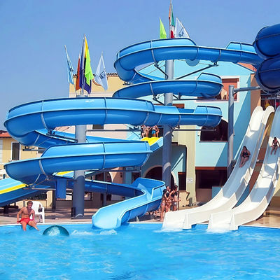 Un bon prix. Spiral FRP Slide Combination 0.82m Inner Width Custom Design For Adult Children Water Park Venues en ligne