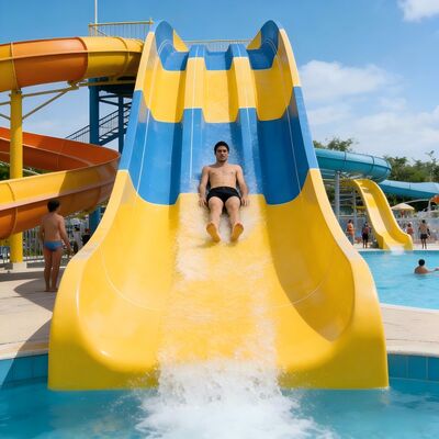 Vente à chaud mini arc-en-ciel de fibre de verre glisse d'eau utilisé pour le terrain de jeux en plein air piscine commerciale ISO