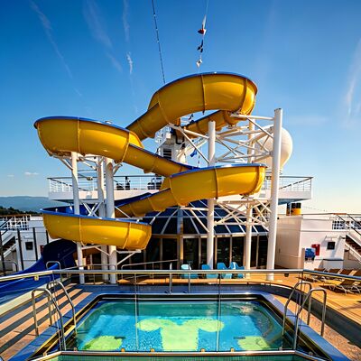 Parcs aquatiques extérieurs toboggans en fibre de verre spirale équipement de parc aquatique pour piscine commerciale en gros