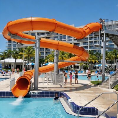 Équipement de glissière d'eau en fibre de verre en spirale fermée sur mesure pour piscine commerciale Aqua Park