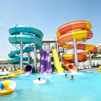 Glissière d'eau en fibre de verre à combinaison d'arc-en-ciel en spirale commerciale pour grand parc aquatique extérieur et complexe aquatique