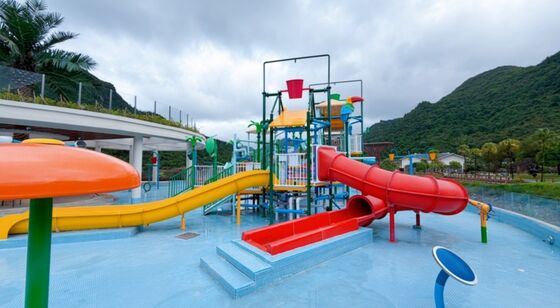Un bon prix. Structure personnalisée de terrain de jeux en fibre de verre avec toboggans et fontaines pour piscine commerciale 1 an de garantie en ligne