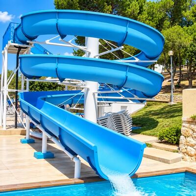 qualité Glissière en spirale en fibre de verre en forme de flume courbée en couleur personnalisée pour piscine et parcs aquatiques Usine