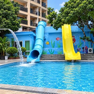 Piscine extérieure, toboggan à l'eau, parcs d'attractions en fibre de verre